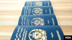 بسیاری از شهروندان افغانستان مقیم ایران از عدم تمدید پاسپورتهای شان در آن کشورشکایت دارند