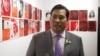 Vacharaesorn Vivacharawongse, putra Raja Thailand yang tidak diakui, menghadiri pameran "Wajah Korban 112" di Universitas Columbia, New York, 18 September 2023. (Foto: Pinitkarn Tulachom/VOA)
