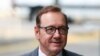 Aktor Kevin Spacey di luar Pengadilan Southwark Crown, London, Inggris, 30 Juni 2023. (REUTERS/Toby Melville)