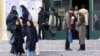 رونمایی از «گشت حجاب» در دانشگاه‌ها؛ حراست دانشگاه تهران مانع تردد دانشجویان با روسری شد
