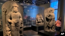 Berbagai artefak budaya diserahkan kembali oleh Belanda kepada pemerintah Indonesia dalam sebuah upacara di Leiden, Belanda, Senin 10 Juli 2023.