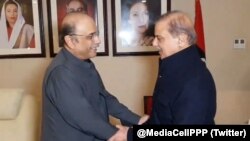 شهباز شریف، صدر اعظم پیشین و آصف علی زرداری، رییس جمهور پیشین پاکستان