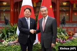 共政治局委員，中共外事辦主任王毅在北京會見到訪的日本外相林芳正。（2023年4月3日）