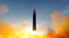 북한은 16일 김정은 국무위원장이 참관한 가운데 대륙간탄도미사일(ICBM) ‘화성-17형’ 발사 훈련을 실시했다며, 다음날 사진을 공개했다.