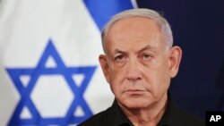 Perdana Menteri Israel Benjamin Netanyahu menghadiri konferensi pers di Tel Aviv, pada 28 Oktober 2023. (Foto: Abir Sultan/Pool via AP)