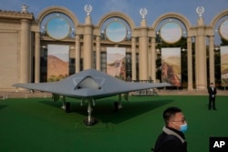 在北京博物館展出的中國GJ-11型無人機。（2022年10月12日）