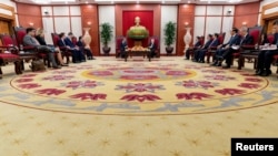 FILE - Secretary of State Antony Blinken, center left, meets with Vietnam's Communist Party General Secretary Nguyen Phu Trong, center right, in Hanoi, Apr. 15, 2023. Blinken has expressed hope that US-Vietnam ties could be strengthened. (Andrew Harnik/Pool via Reuters)