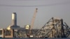 Derek Raksasa Bersiap Bersihkan Puing-puing Jembatan Baltimore