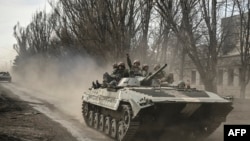 烏克蘭軍人向巴赫穆特進發。(2023年3月22日)https://d1id6cd1hs87w7.cloudfront.net/01000000-0aff-0242-3793-08db2bc5c665_cy7_w1024_r1.jpg