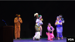 အမေရိကန်ပြည်ထောင်စု ဗာဂျီးနီးယားပြည်နယ် George Mason University (ဂျော့မေစင်တက္ကသိုလ်) က ယဉ်ကျေးမှုဌာနမှာ စနေနေနေ့ညနေပိုင်းက ပြုလုပ်တဲ့ အာရှယဉ်ကျေးမှုပြပွဲ (ခင်မောင်စိုးမင်း/မေ ၆၊ ၂၀၂၃)