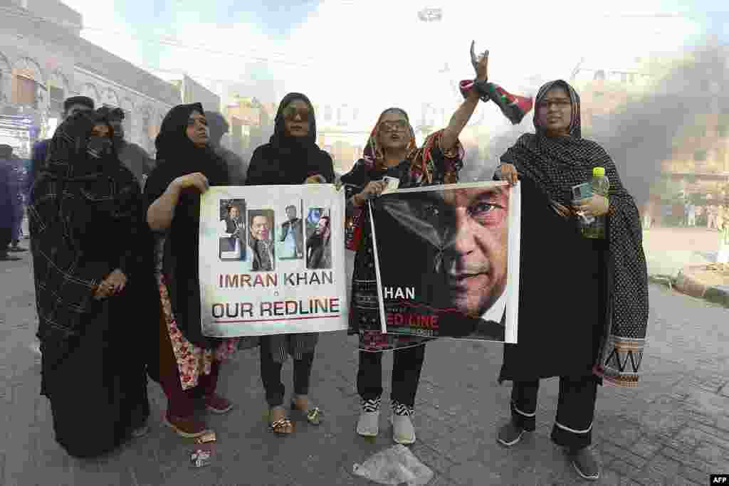 زنان نیز در جمع هواداران عمران خان به صف تظاهرات پیوسته بودند