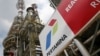FILE: Kilang minyak raksasa milik Pertamina unit IV di Cilacap, Jawa Tengah, 13 Januari 2016. (REUTERS/Darren Whiteside)