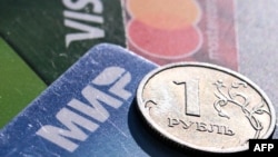 Ermenistan Bankalar Birliği, Moskova'ya uygulanan Batı yaptırımları nedeniyle, Rusya’nın Mir ödeme kartlarıyla yapılan işlemleri durduracaklarını açıkladı.