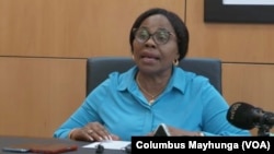 Gurukota rezvekuburitswa kwemashoko, Amai Monica Mutsvangwa. (Columbus Mavhunga/VOA)