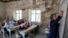 UN in Talks About Possibly Handing Over Afghan Teaching Projects to Taliban 