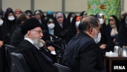 علی خامنهای در دیدار با شاعران «حکومتی» شانزدهم فروردین ۱۴۰۲