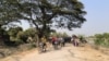 စစ်ဘေးတိမ်းရှောင်နေရတဲ့ ခင်ဦးမြို့နယ်ထဲက ဒေသခံများ (ဓါတ်ပုံ - CJ)