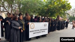 Juízes angolanos fazem protesto silencioso em Luanda, Angola, 18 de Fevereiro