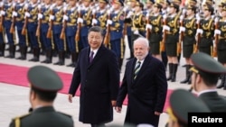 中國國家主席習近平與巴西總統盧拉·達席爾瓦（Luiz Inacio Lula da Silva）。