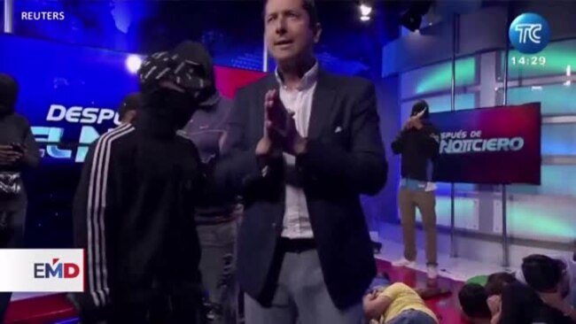 Traumatizado por asalto a estudio de TV, periodista ecuatoriano pide asilo en EEUU