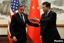 Menteri Luar Negeri AS Antony Blinken bertemu dengan Menteri Luar Negeri China Qin Gang di Diaoyutai State Guesthouse di Beijing, China, 18 Juni 2023. (REUTERS/Leah Millis)
