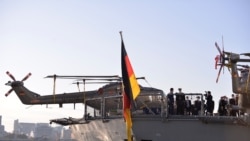 德國海軍護衛艦巴伐利亞號停靠東京國際郵輪碼頭期間，時任日本防務大臣岸信夫登艦參觀。 (2021年11月5日)