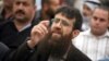 Tahanan mogok makan Palestina Khader Adnan (tengah), anggota senior Jihad Islam yang dipenjara di Israel. (Foto: AFP)