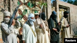 د پېښور پولیسو دعوه کړې ده چې په دې نښته کې یې د ټي ټي پي له لوري د اعلان کړل شوي خپلسره ګورنر کمانډر عبدالرحیم په ګډون درې ترهګر هم وژلي دي