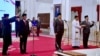 Presiden Jokowi resmi melantik tiga wakil menteri di Istana Presiden, Jakarta, Kamis (18/7) (biro Setpres)