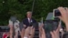 Donald Trump Mennen Kanpay nan Katye Popile Bronx la 