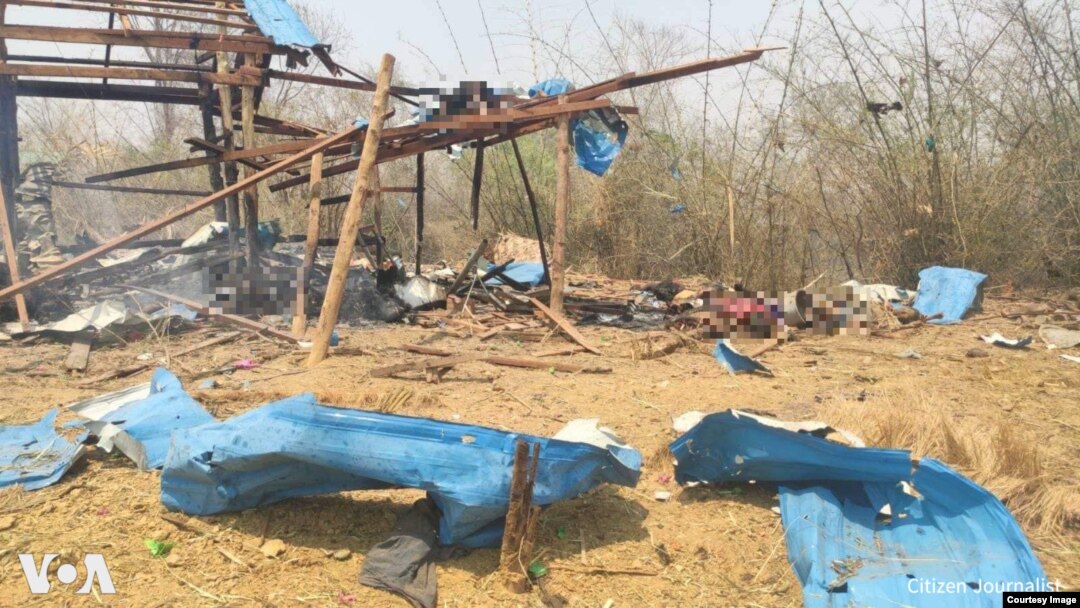 စစ်ကိုင်းတိုင်း၊ ကန့်ဘလူမြို့နယ်၊ မလည်တိုက်နယ်အတွင်းက ပဇီကြီးကျေးရွာ ဗုံးကျဲတိုက်ခိုက်ခံရအပြီးမြင်ကွင်း (ဧပြီ ၁၁၊ ၂၀၂၃)