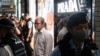 香港当局在六四事件35周年前夕拘留一名艺术家