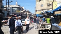 Di vê wêneya Kolana Filîstînê li Hesekê alîyê rastê di destê hikûmeta Sûrî de ye û yê çepê li jêr desthilata Rêvebirîya Xweser e. 