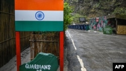 Pos perbatasan India di perbatasan dengan China di Khinzemane, negara bagian Arunachal Pradesh, India, 4 April 2023. (Foto: Arun Sankar/AFP)
