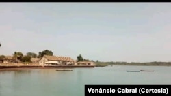 Pirogas em Bolama, arquipélago dos Bijagós, Guiné-Bissau