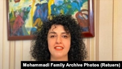 Aktivis HAM Iran Narges Mohammadi. (Foto: Mohammadi family archive photos/Handout via Reuters)