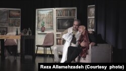 نمایش «داستان دو مرد»