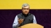 Menteri Teknologi Informasi India Ashwini Vaishnaw berbicara kepada hadirin pada 'SemiconIndia 2023', konferensi semikonduktor tahunan India, di Gandhinagar, 28 Juli 2023. (Foto: Reuters)