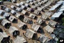 Tenda-tenda darurat yang didirikan untuk warga Palestina yang mengungsi akibat pemboman Israel di Jalur Gaza terlihat di Khan Younis pada 19 Oktober 2023. (Foto: AP)