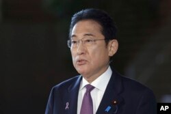 지난 21일 기시다 후미오 일본 총리가 도쿄 총리 관저에서 북한의 군사정찰위성 발사에 관한 입장을 밝히고 있다.