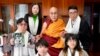 བོད་དང་ཐེ་ཝན་འགྲོ་བ་མིའི་ཐོབ་ཐང་ཚོགས་པའི་སྐུ་ཚབ་ཚོགས་ཆུང་ཞིག་བཞུགས་སྒར་དུ་ཕེབས་པ།
