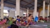 တိုက်ပွဲပြင်းထန်နေတဲ့ ရခိုင်ပြည်နယ်က ဒေသခံတွေ ခက်ခဲကြပ်တည်းလာ
