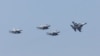 파키스탄 공군 JF-17 전투기들이 지난해 2월 카라치 근해에서 훈련하고 있다. (자료사진)