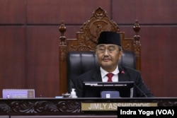 Ketua MKMK, Jimly Asshiddiqie membacakan putusan dugaan pelanggaran etik hakim Mahkamah Konstitusi pada Selasa (7/11) di Jakarta.