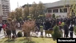 اعتراضات سراسری ایران، تجمع دانشجویان دانشگاه آزاد در تهران، شنبه ۷ آبان ۱۴۰۱