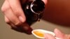Obat batuk sirop,19 Oktober 2022. (Foto: REUTERS/Ajeng Dinar Ulfiana)