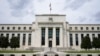 Fed Officials Sketch Case on Both Sides of Rate Debate 