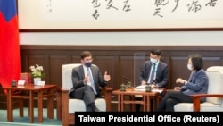 台灣總統蔡英文在台北會見到訪的美國前防長埃斯珀。 （2022年7月19日）