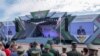 Para hadirin mendengarkan pidato Presiden Rusia Vladimir Putin saat upacara pembukaan forum teknis militer internasional Army-2022 di Patriot Congress and Exhibition Center di wilayah Moskow, Rusia 15 Agustus 2022. (REUTERS/Maxim Shemetov)