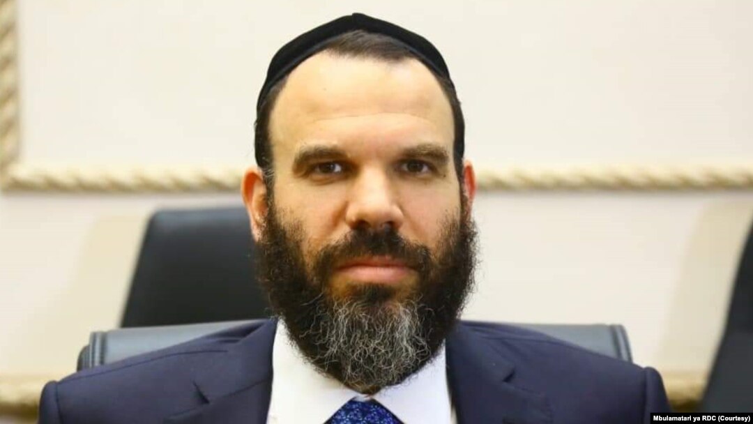 Dan Gertler na milulu mya botiami manzaka ya boyokani na mbulamatari ya Ekolo Congo démocratique na Kinshasa, 25 féfrier 2022. (Mbulamatari ya RDC)